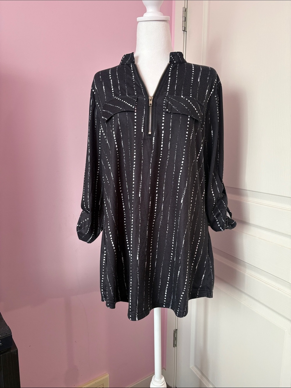 Women’s Black Zip-Front Roll-Sleeve Tunic Top